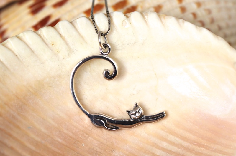 Silver Stretching Cat Necklace