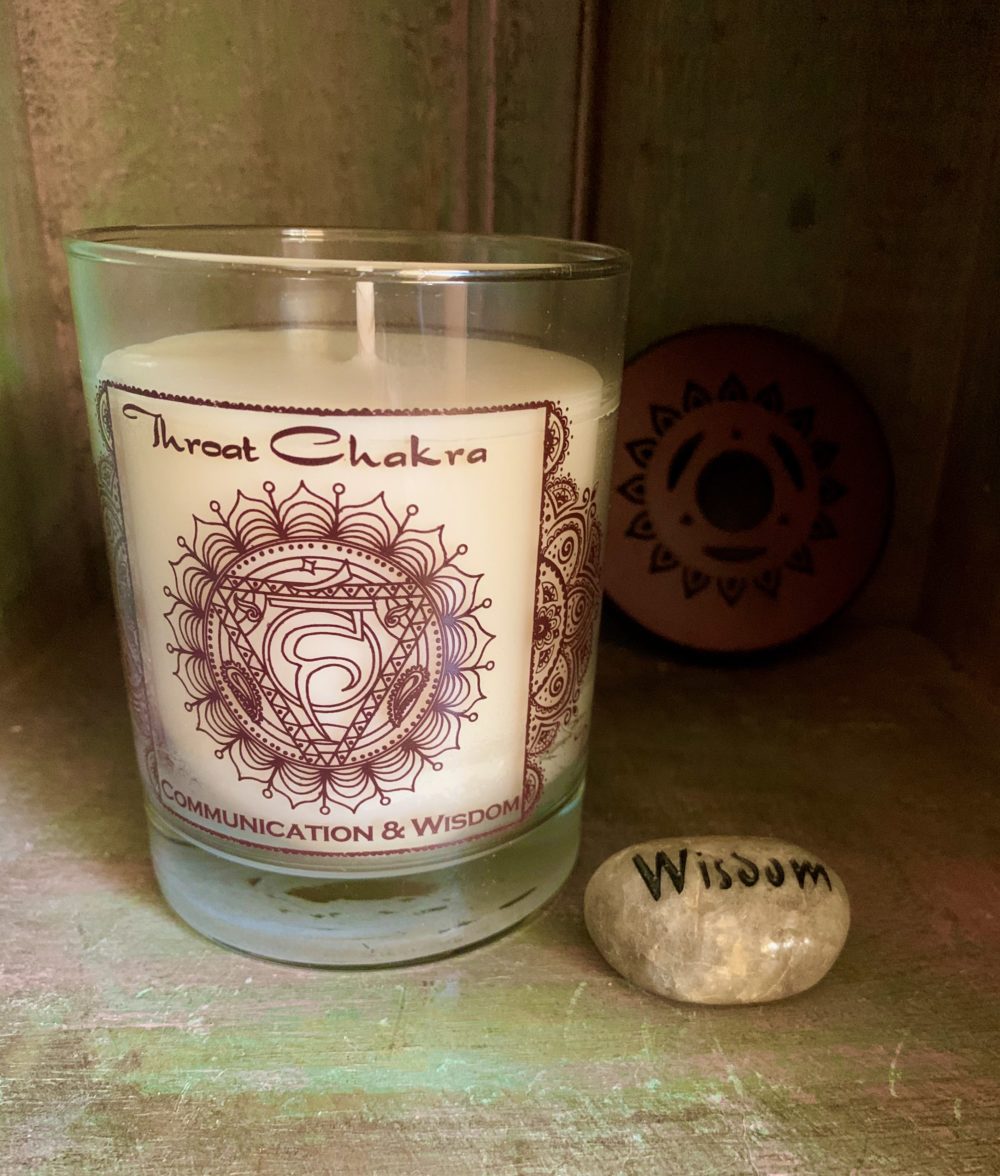 Throat Chakra Soy candle with Wisdom Talistone
